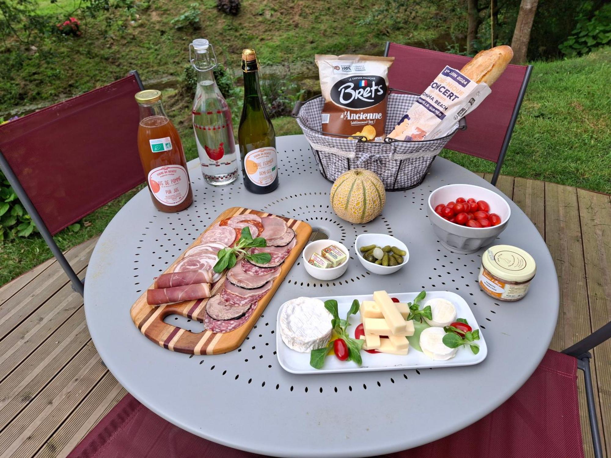 L'Authentique Tonneau A Cidre D'Emma Villa Litteau Eksteriør billede